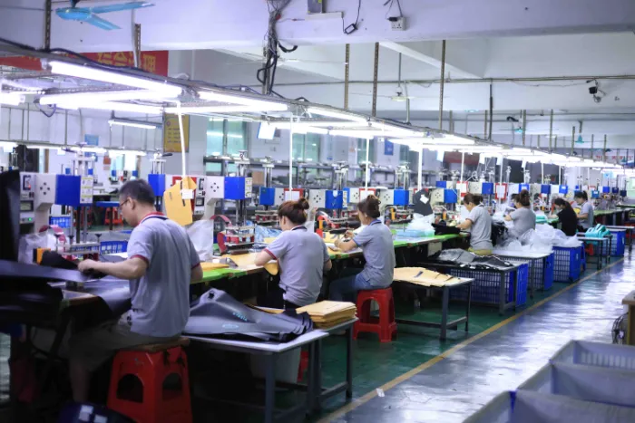 Attrezzature per la produzione e linea di produzione di borse impermeabili impermeabili